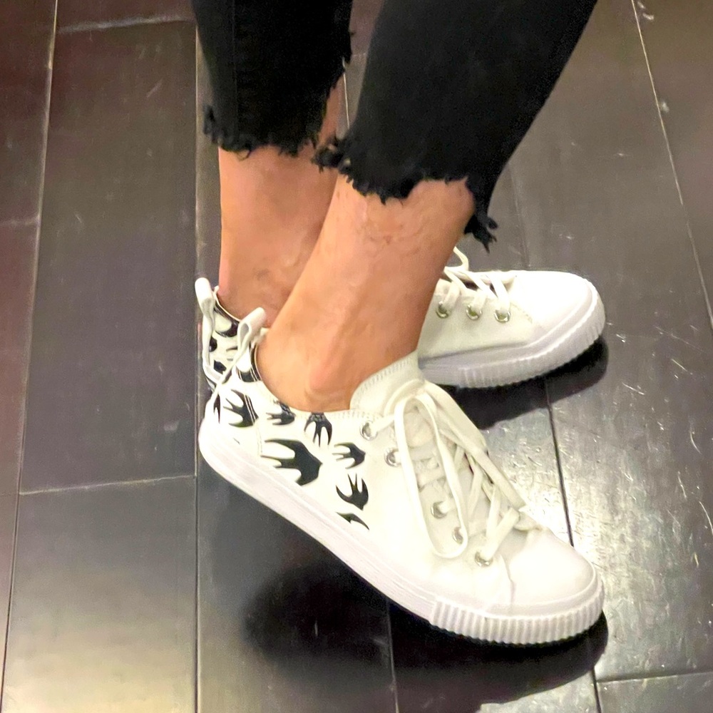 Alexander McQueen CQ Swallow sneakers. New w:tag size 40 (US 10). Priced to sell